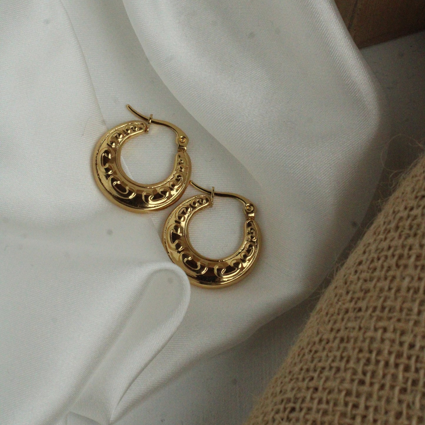 Gaia Hoops